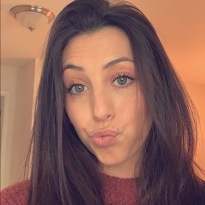 Meet your Posher, Caitlyn